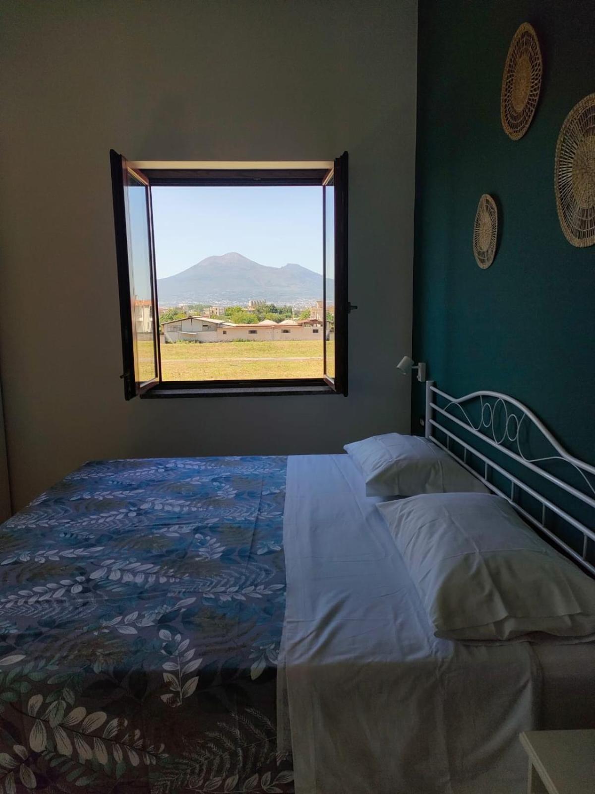 Lilla Housing Apartment Castellammare di Stabia Bagian luar foto